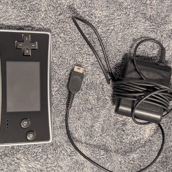 Nintendo Game Boy Micro With Original Charger - Picture 3 of 10